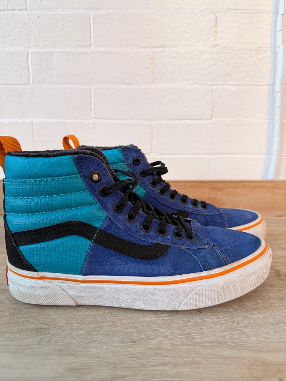 VANS Sk8-Hi Women’s US 6.5 Blue Teal Black High Top Sneakers - Cushioned